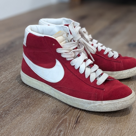 Nike Blazer High Suede Varsity Red Trainers Mens Size 8.5 (344344-611) Pre-Owned main image 8